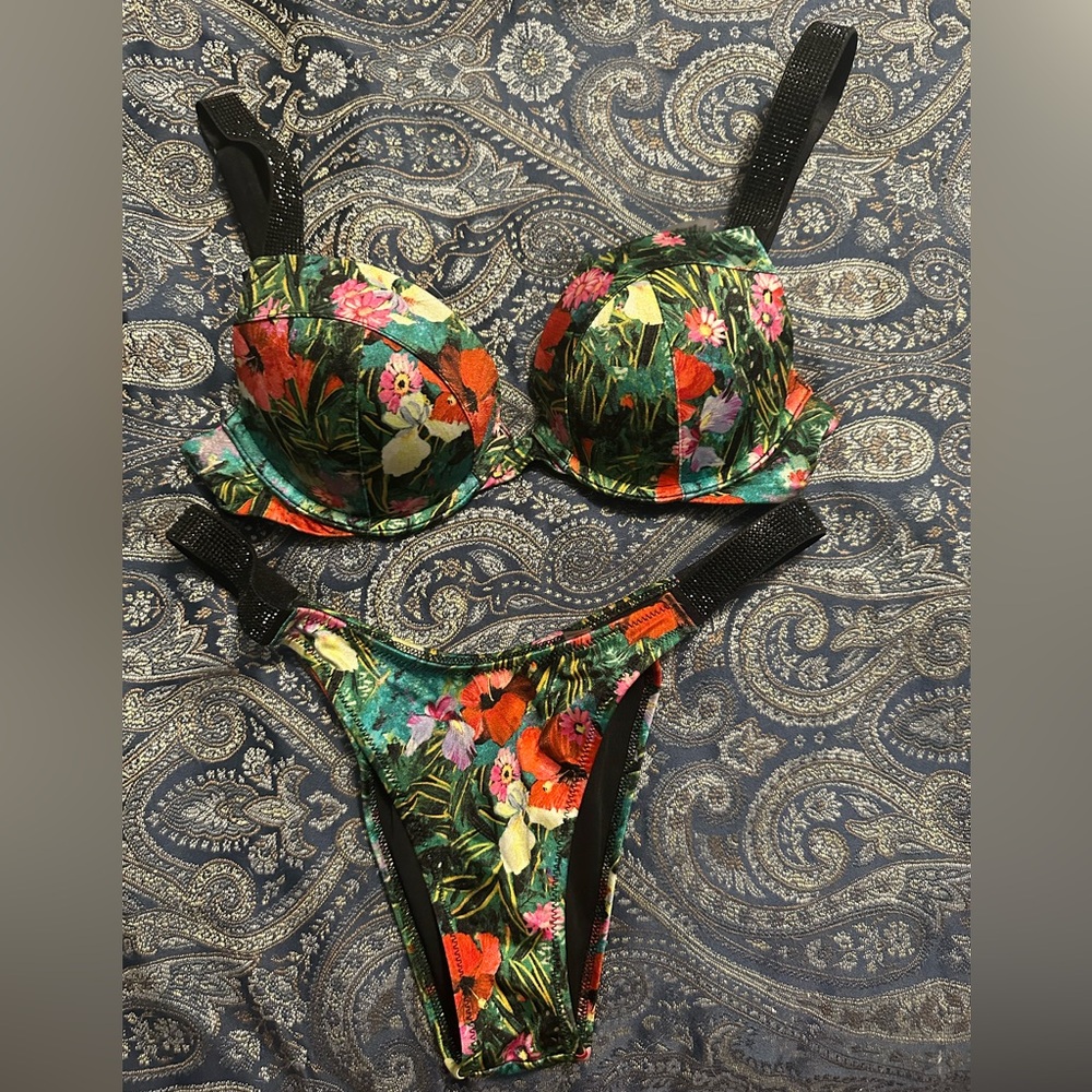 Two piece Victory Secret swimming suit